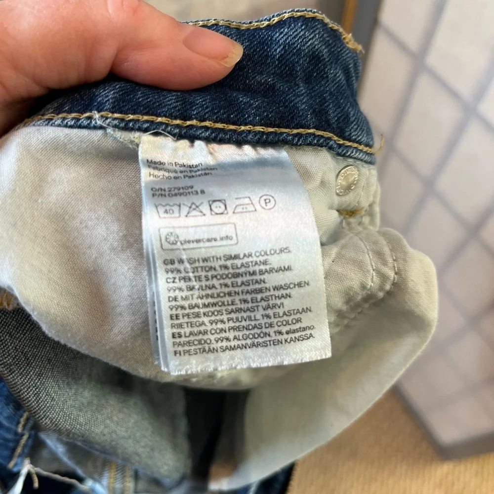 Divided by H&M 2” jean shorts